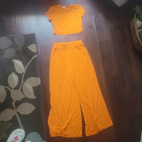 UPGRADE YOU CASUAL TWO PIECE ORANGE SET Size Small from Pinklily! - Picture 9 of 9